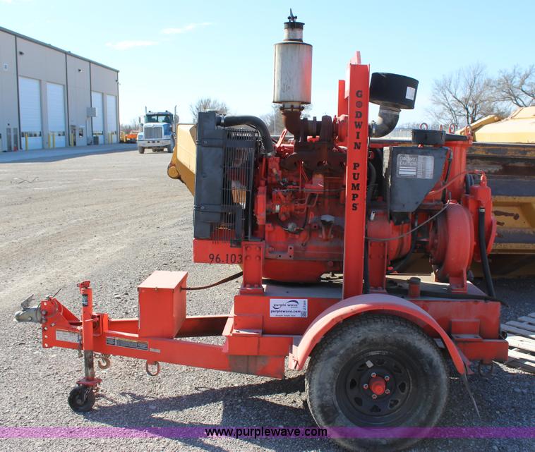 image for item J7569 Goodwin water pump