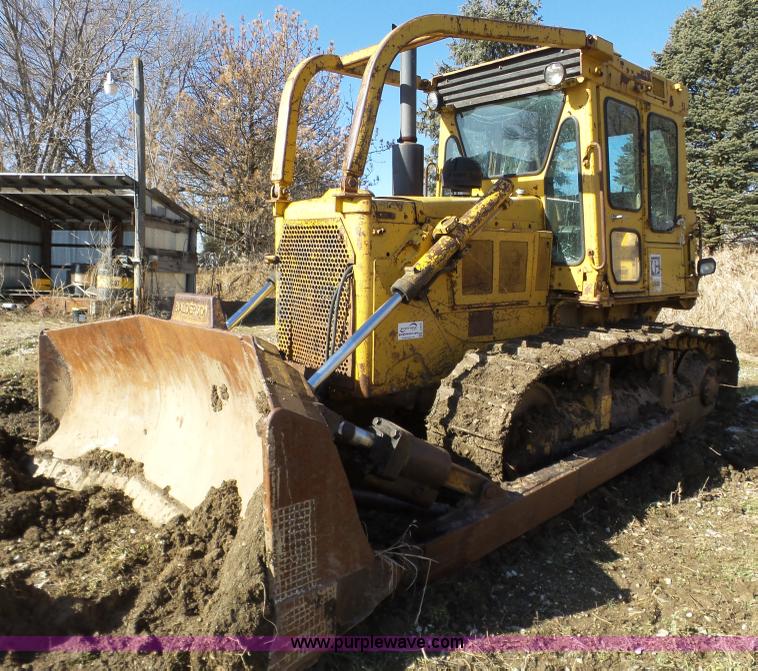 image for item J8879 Caterpillar D6D dozer