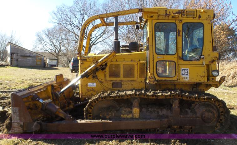 image for item J8879 Caterpillar D6D dozer