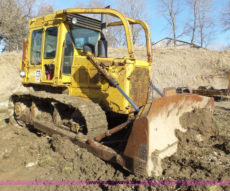 image for item J8879 Caterpillar D6D dozer