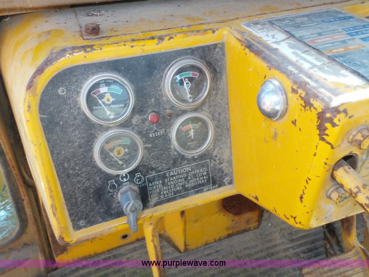 image for item J8879 Caterpillar D6D dozer