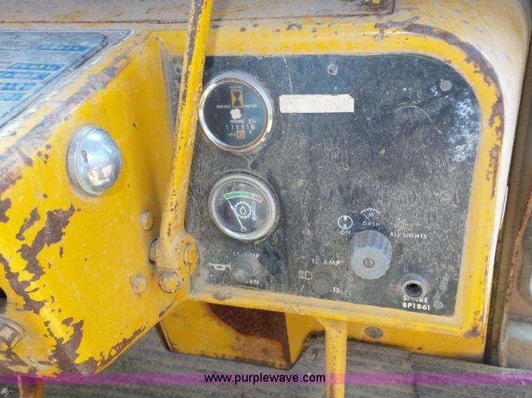image for item J8879 Caterpillar D6D dozer