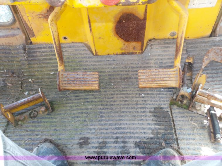 image for item J8879 Caterpillar D6D dozer