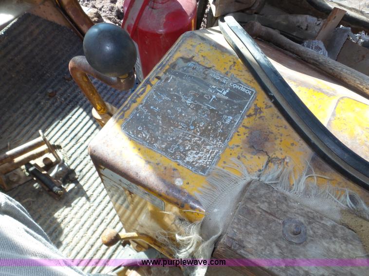 image for item J8879 Caterpillar D6D dozer