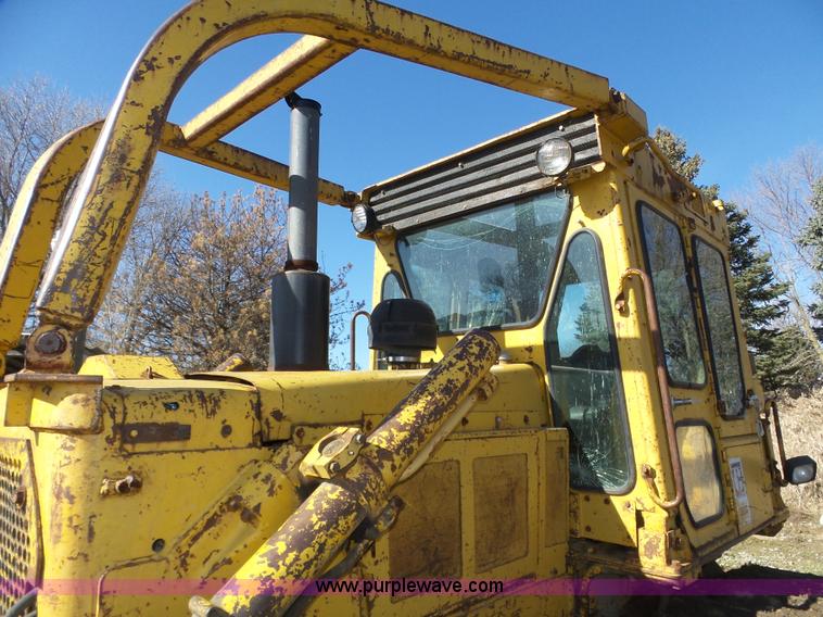 image for item J8879 Caterpillar D6D dozer
