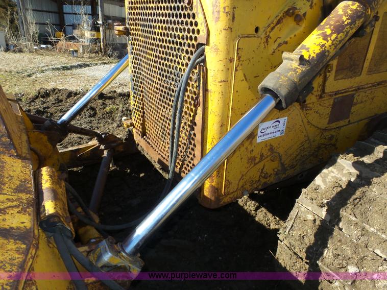 image for item J8879 Caterpillar D6D dozer