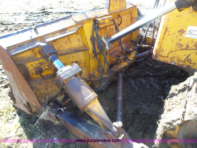 image for item J8879 Caterpillar D6D dozer