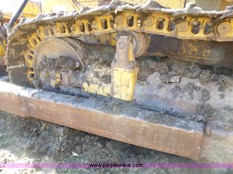 image for item J8879 Caterpillar D6D dozer