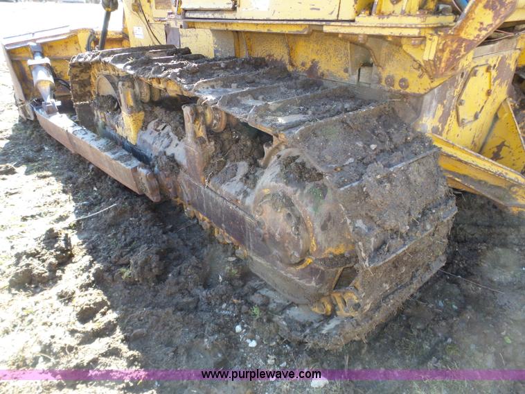 image for item J8879 Caterpillar D6D dozer