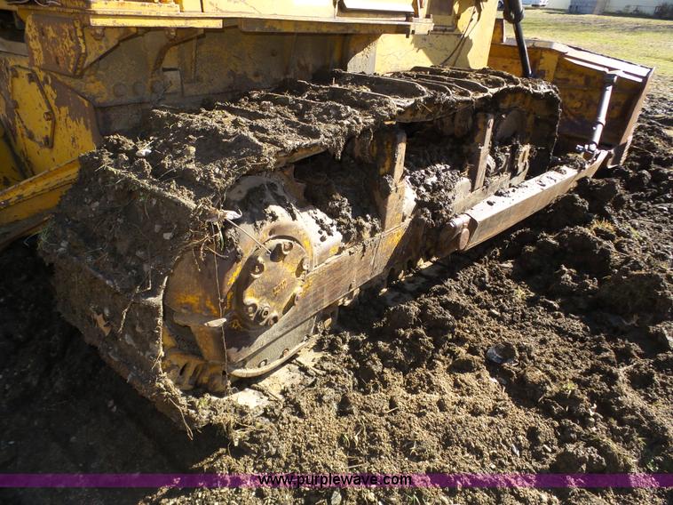 image for item J8879 Caterpillar D6D dozer