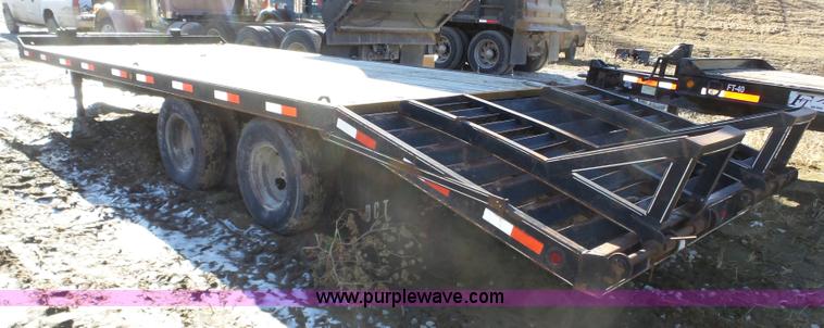 image for item J8910 2000 DCT 12T equipment trailer