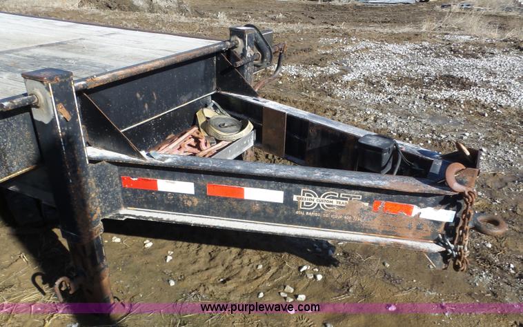 image for item J8910 2000 DCT 12T equipment trailer