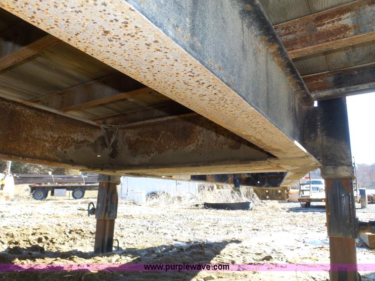 image for item J8910 2000 DCT 12T equipment trailer