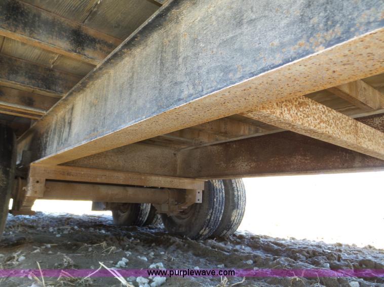 image for item J8910 2000 DCT 12T equipment trailer