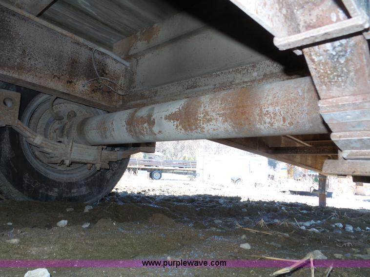 image for item J8910 2000 DCT 12T equipment trailer