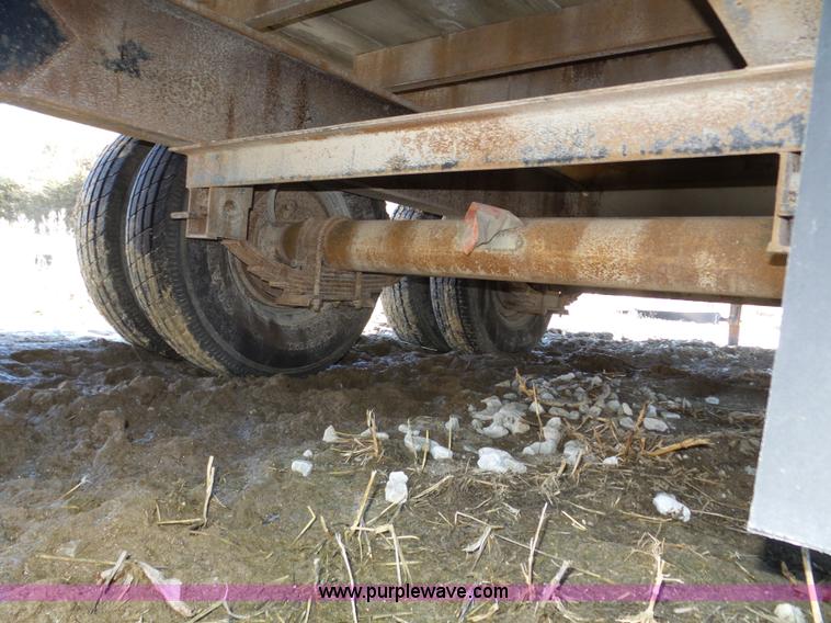 image for item J8910 2000 DCT 12T equipment trailer