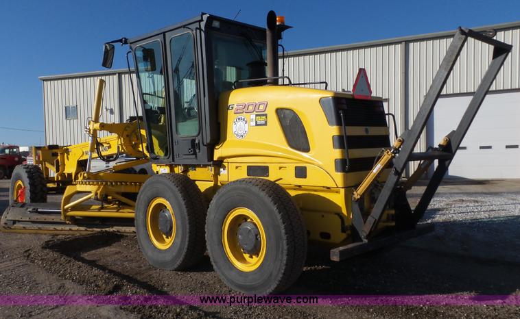 image for item J8915 2006 New Holland G200 motor grader