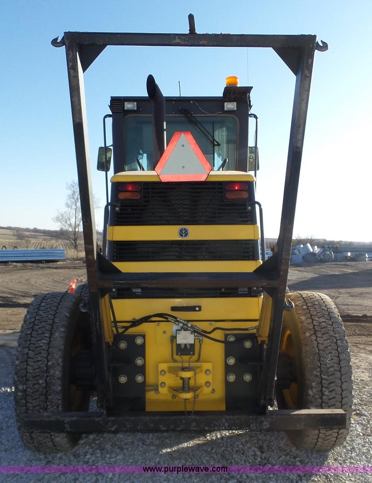 image for item J8915 2006 New Holland G200 motor grader