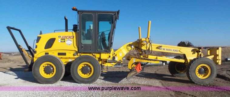 image for item J8915 2006 New Holland G200 motor grader