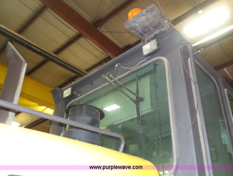 image for item J8915 2006 New Holland G200 motor grader