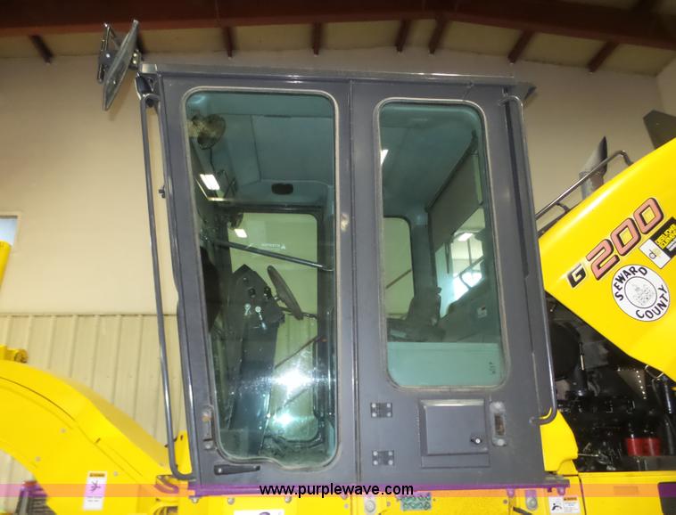 image for item J8915 2006 New Holland G200 motor grader