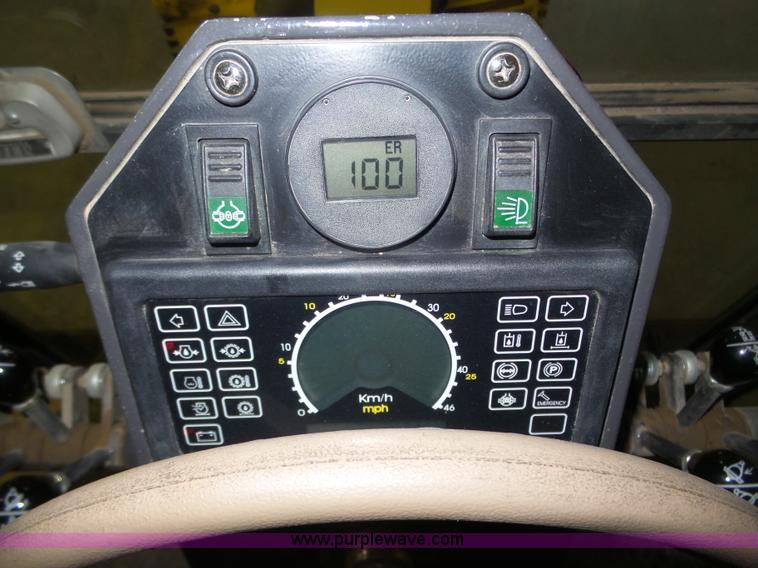 image for item J8915 2006 New Holland G200 motor grader