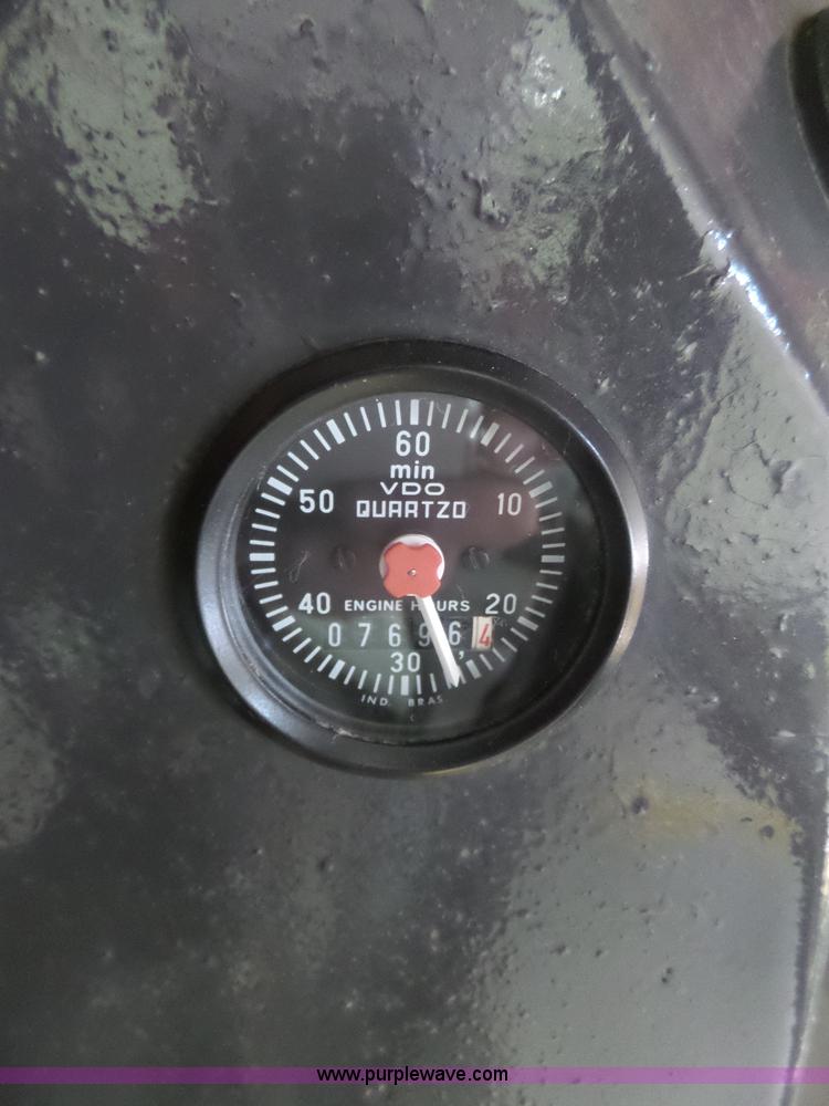 image for item J8915 2006 New Holland G200 motor grader