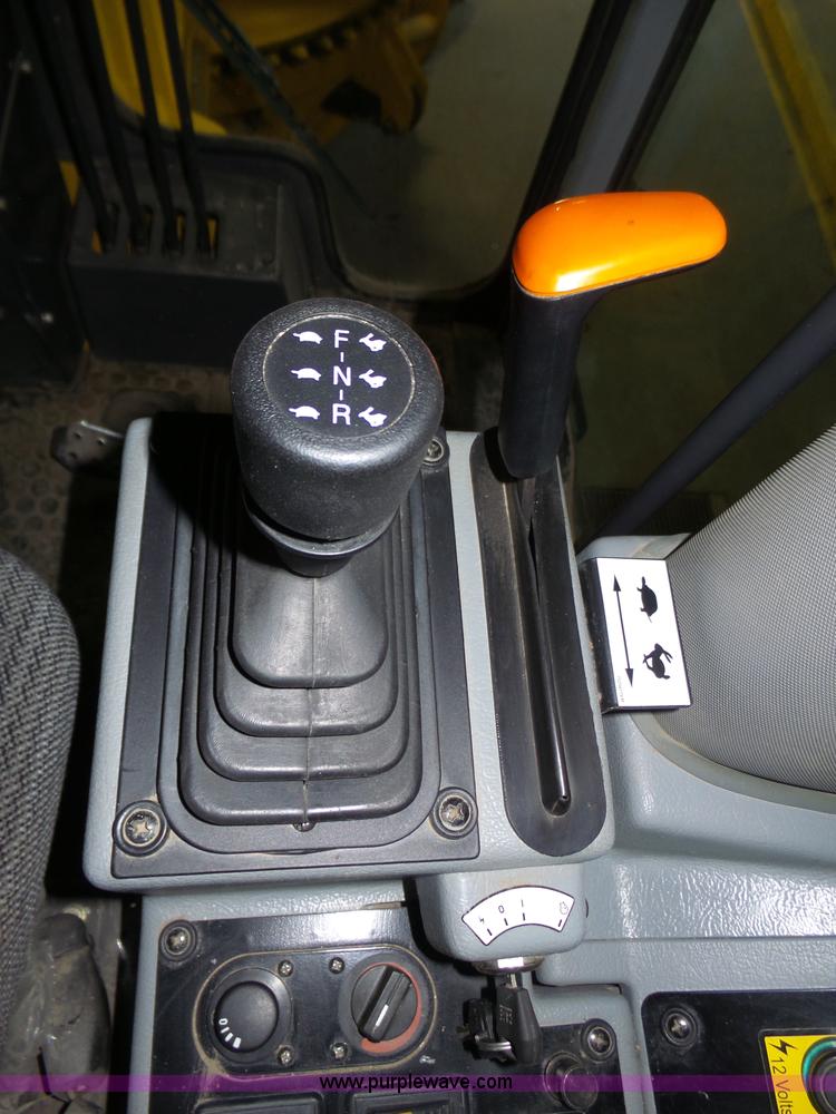 image for item J8915 2006 New Holland G200 motor grader