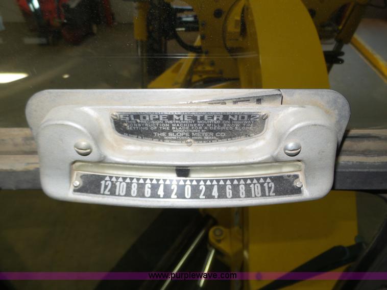 image for item J8915 2006 New Holland G200 motor grader