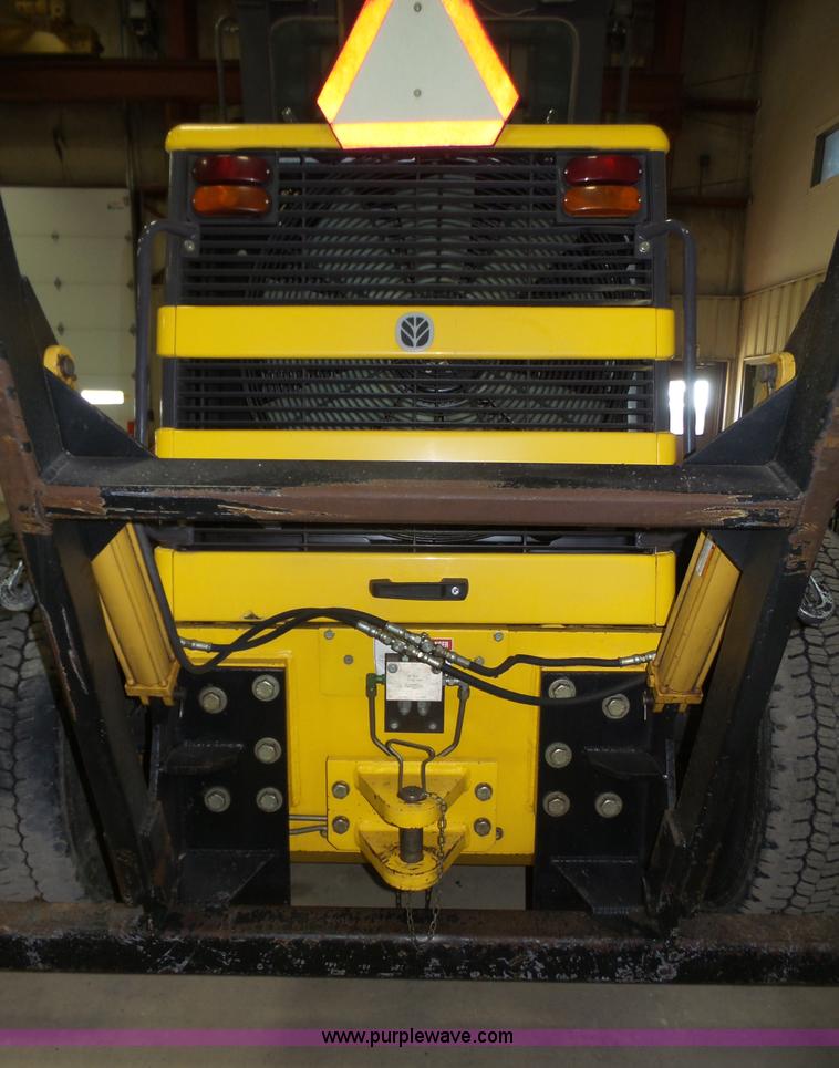 image for item J8915 2006 New Holland G200 motor grader