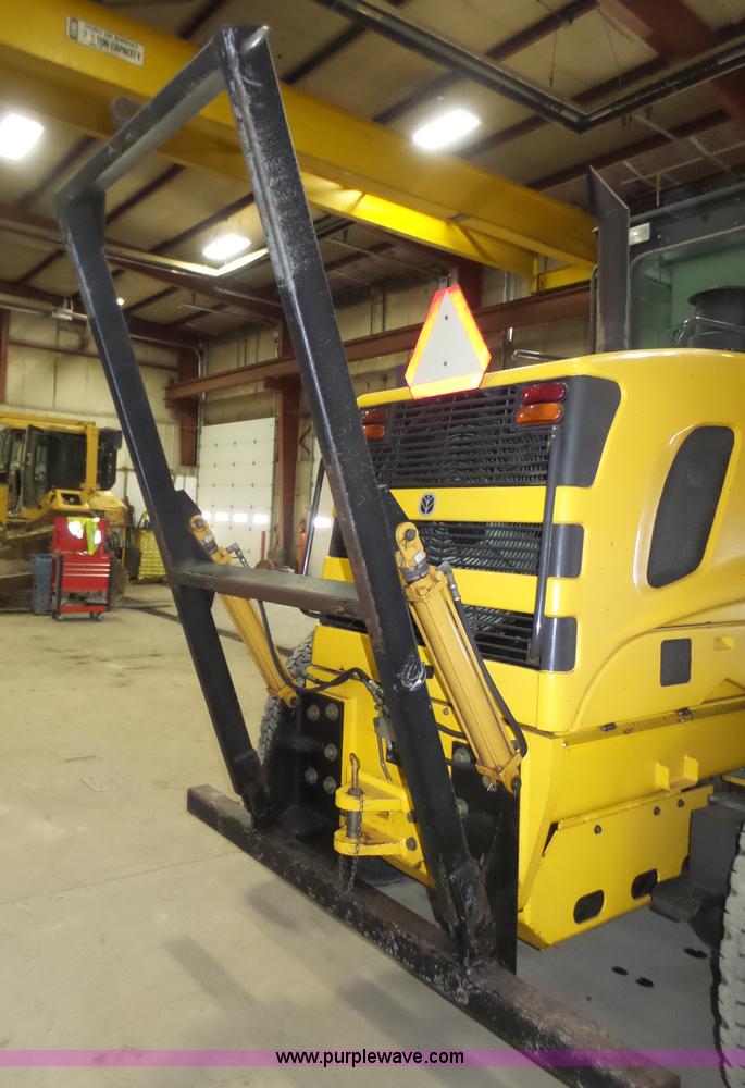 image for item J8915 2006 New Holland G200 motor grader