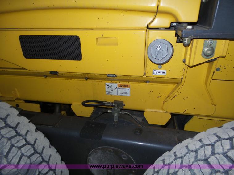 image for item J8915 2006 New Holland G200 motor grader