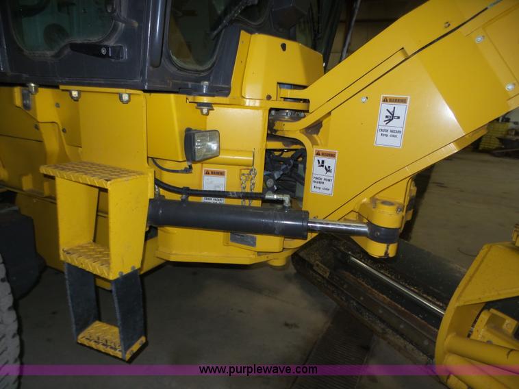 image for item J8915 2006 New Holland G200 motor grader