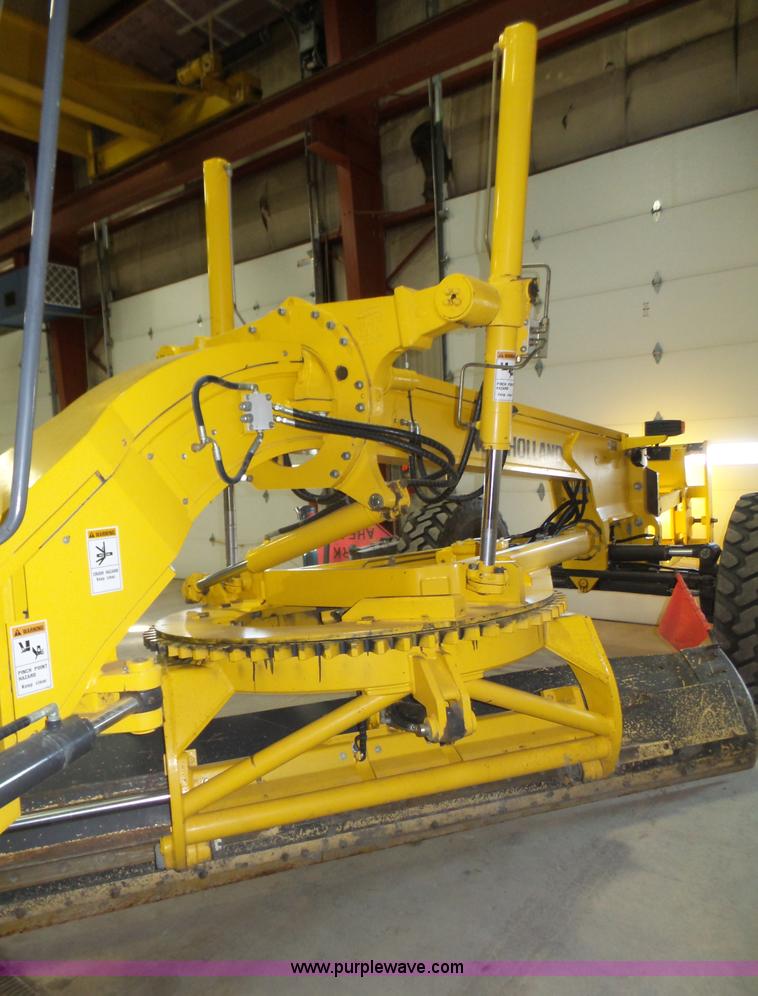 image for item J8915 2006 New Holland G200 motor grader