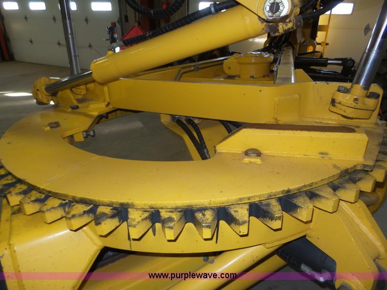 image for item J8915 2006 New Holland G200 motor grader