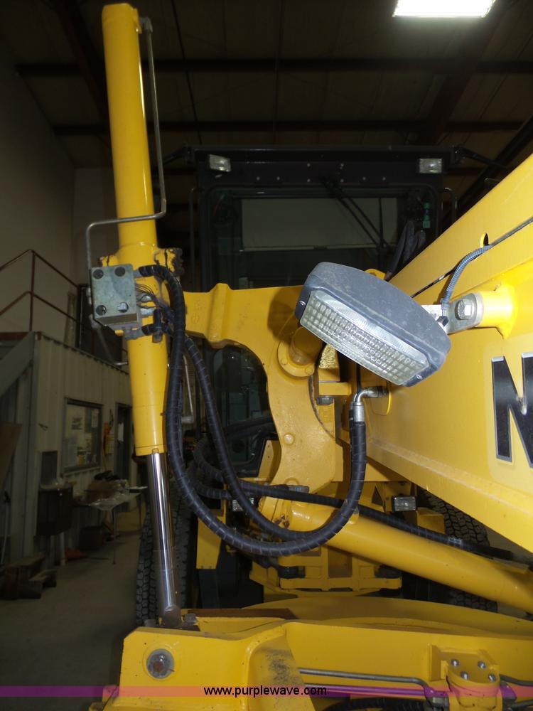 image for item J8915 2006 New Holland G200 motor grader