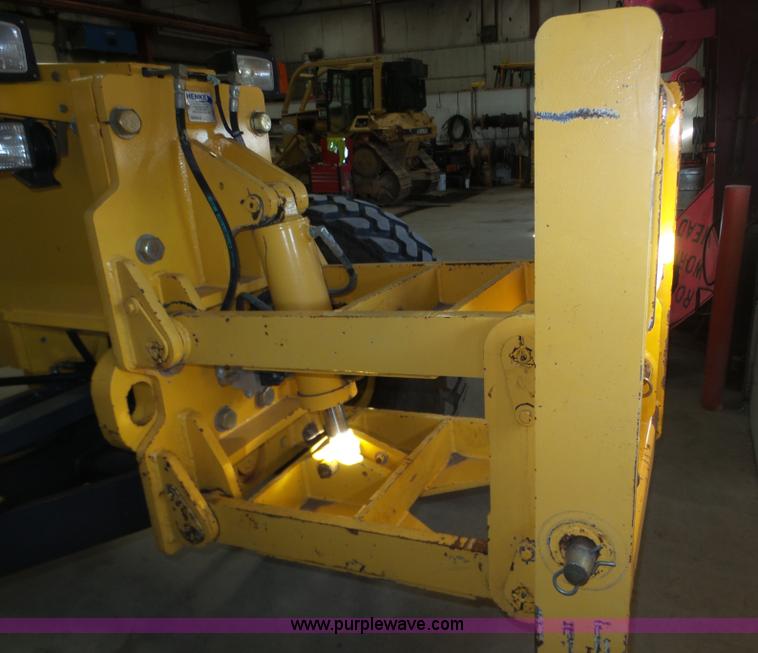 image for item J8915 2006 New Holland G200 motor grader