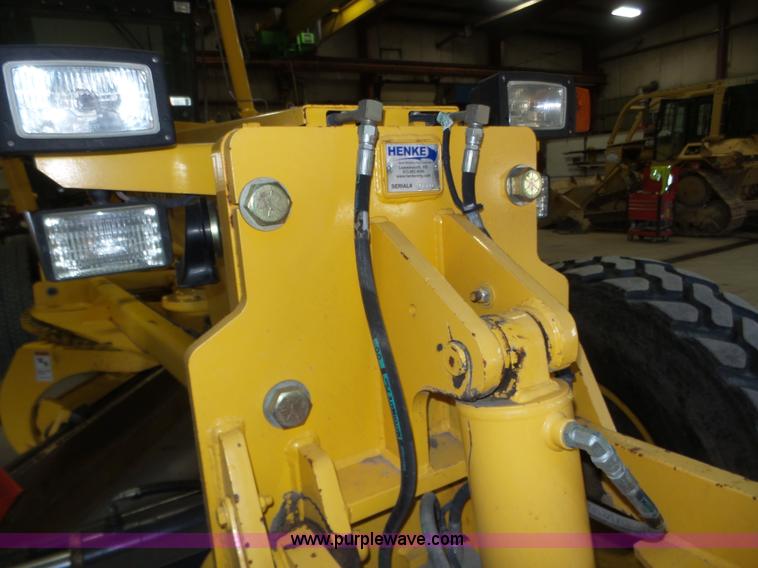 image for item J8915 2006 New Holland G200 motor grader