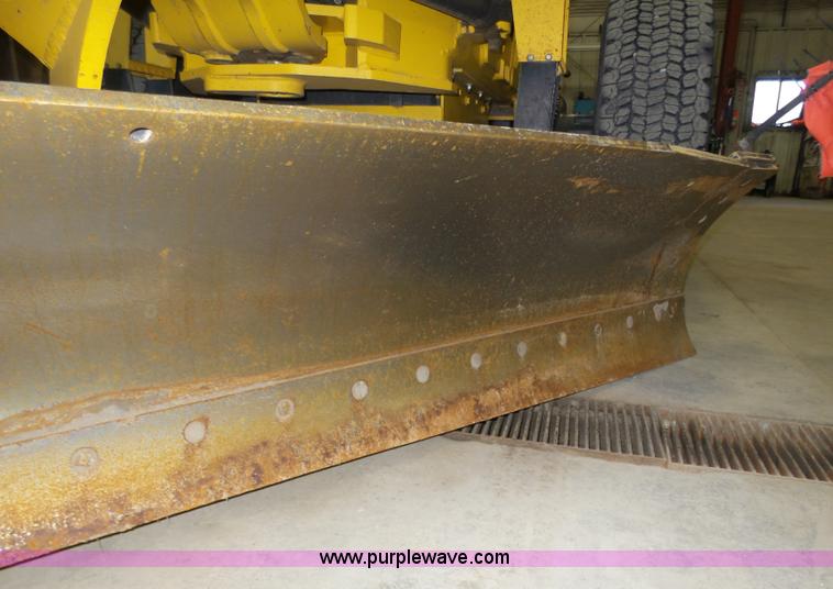 image for item J8915 2006 New Holland G200 motor grader