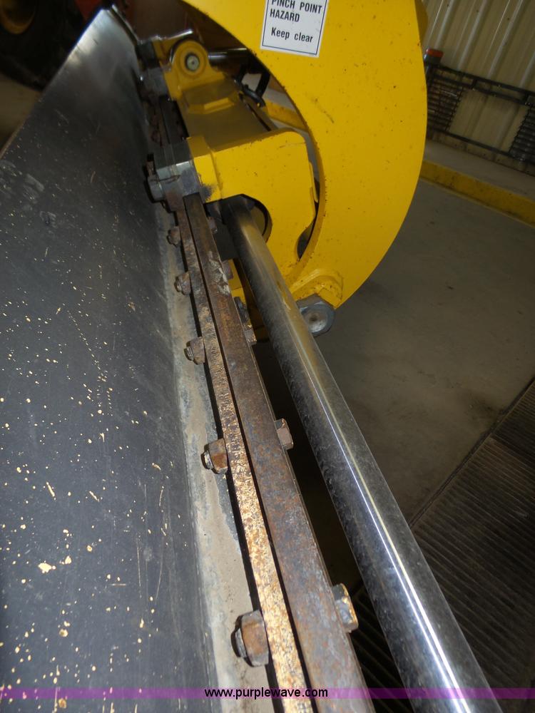 image for item J8915 2006 New Holland G200 motor grader