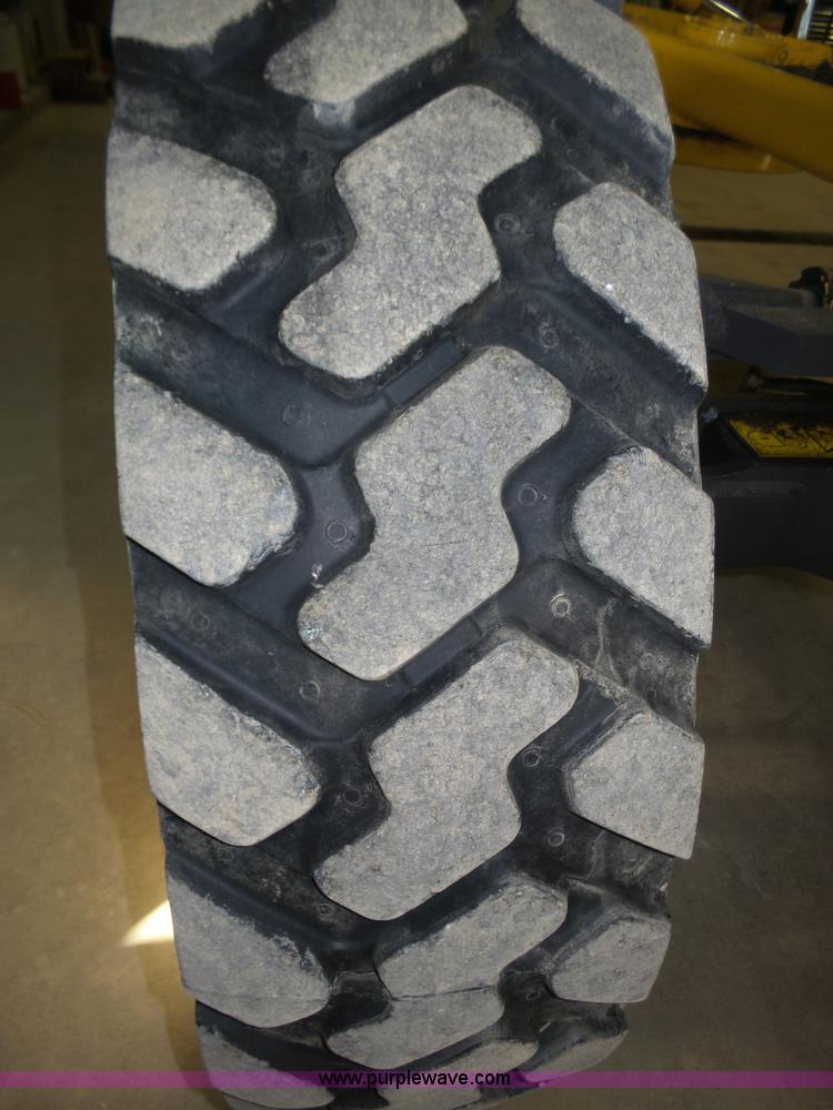 image for item J8915 2006 New Holland G200 motor grader