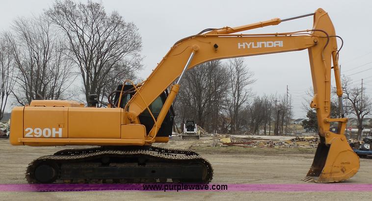 image for item K1304 2004 Hyundai 290 LC-7 excavator