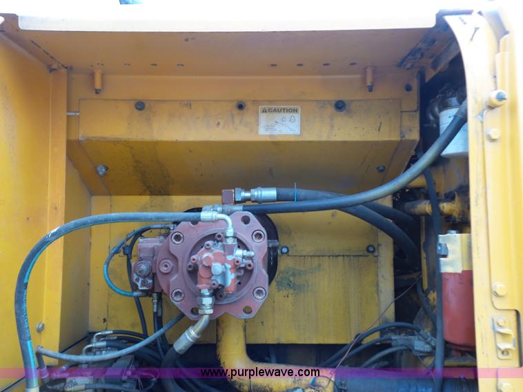 image for item K1304 2004 Hyundai 290 LC-7 excavator