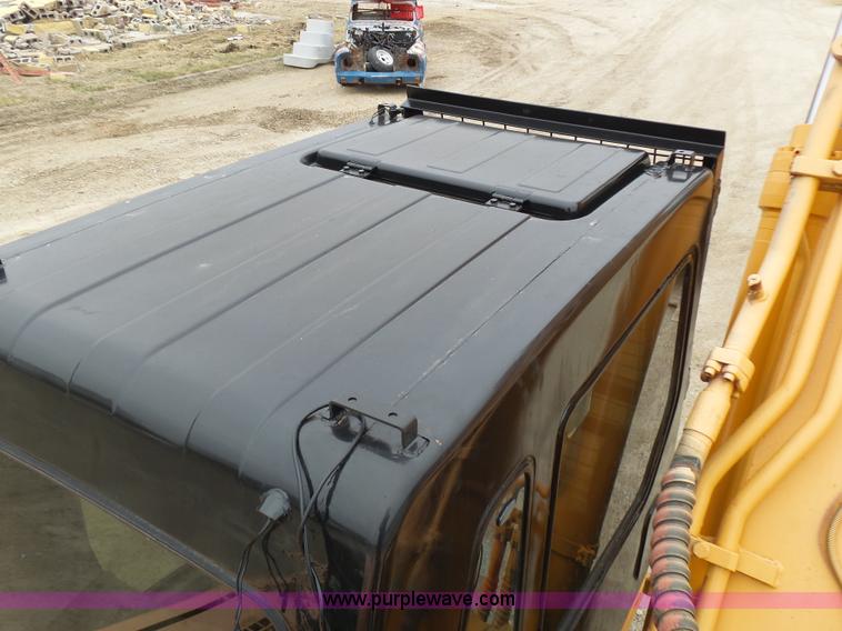 image for item K1304 2004 Hyundai 290 LC-7 excavator