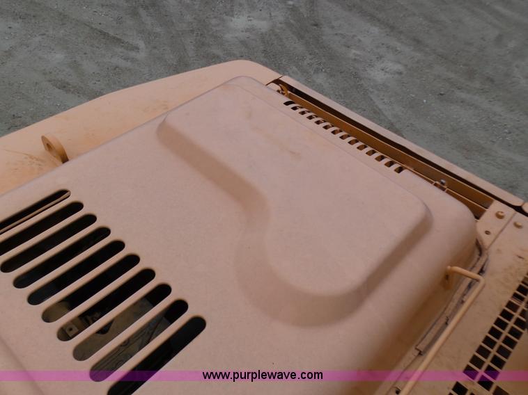 image for item K1304 2004 Hyundai 290 LC-7 excavator