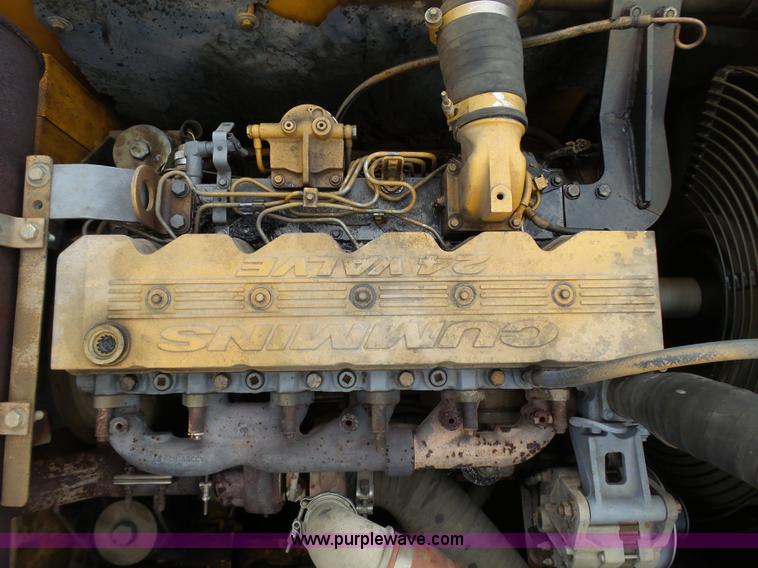 image for item K1304 2004 Hyundai 290 LC-7 excavator