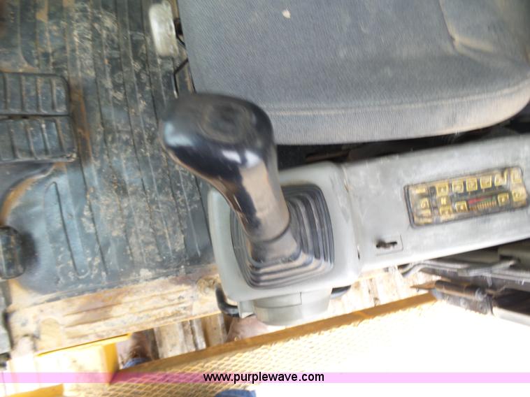 image for item K1304 2004 Hyundai 290 LC-7 excavator