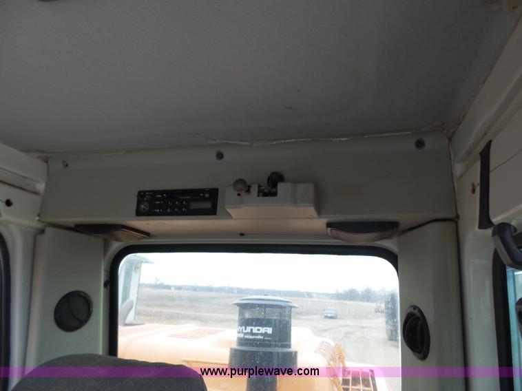 image for item K1304 2004 Hyundai 290 LC-7 excavator