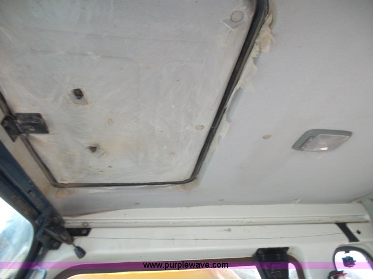 image for item K1304 2004 Hyundai 290 LC-7 excavator