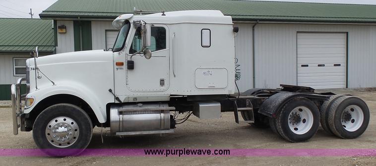 image for item K1305 2005 International 9900i semi truck